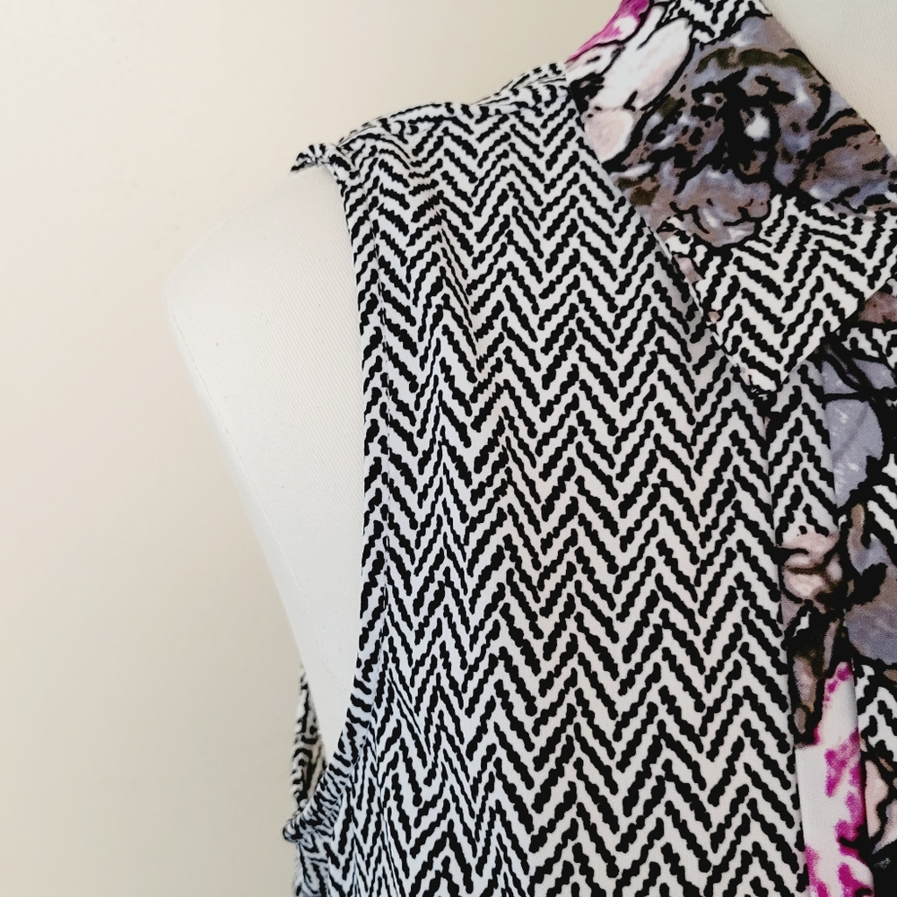 Fylo Zig Zag Floral Button Down Tunic Size Small - image 2